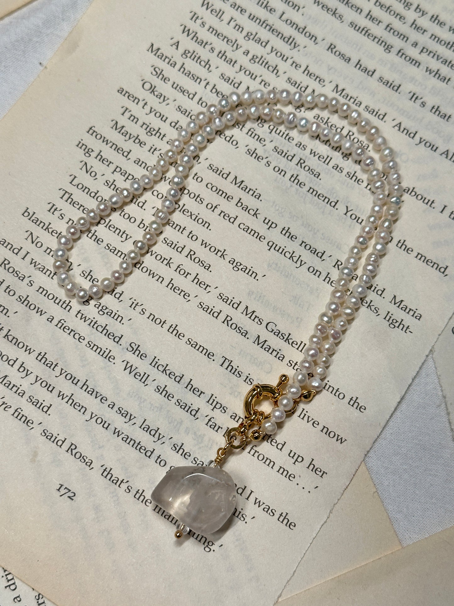 Airy Pearl Crystal Necklace