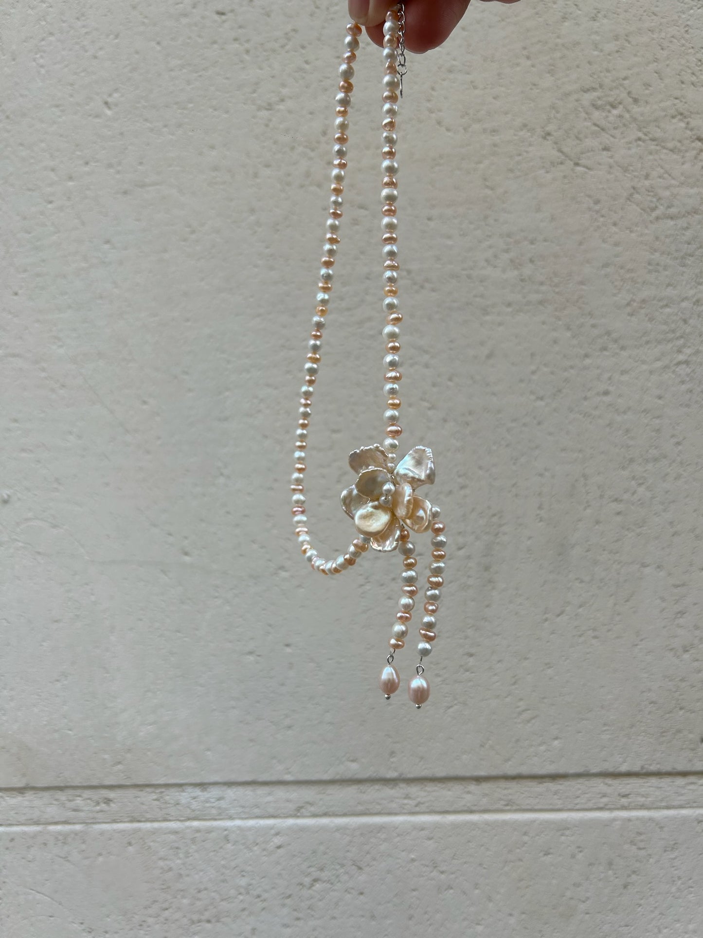 Lustre Fleur Necklace