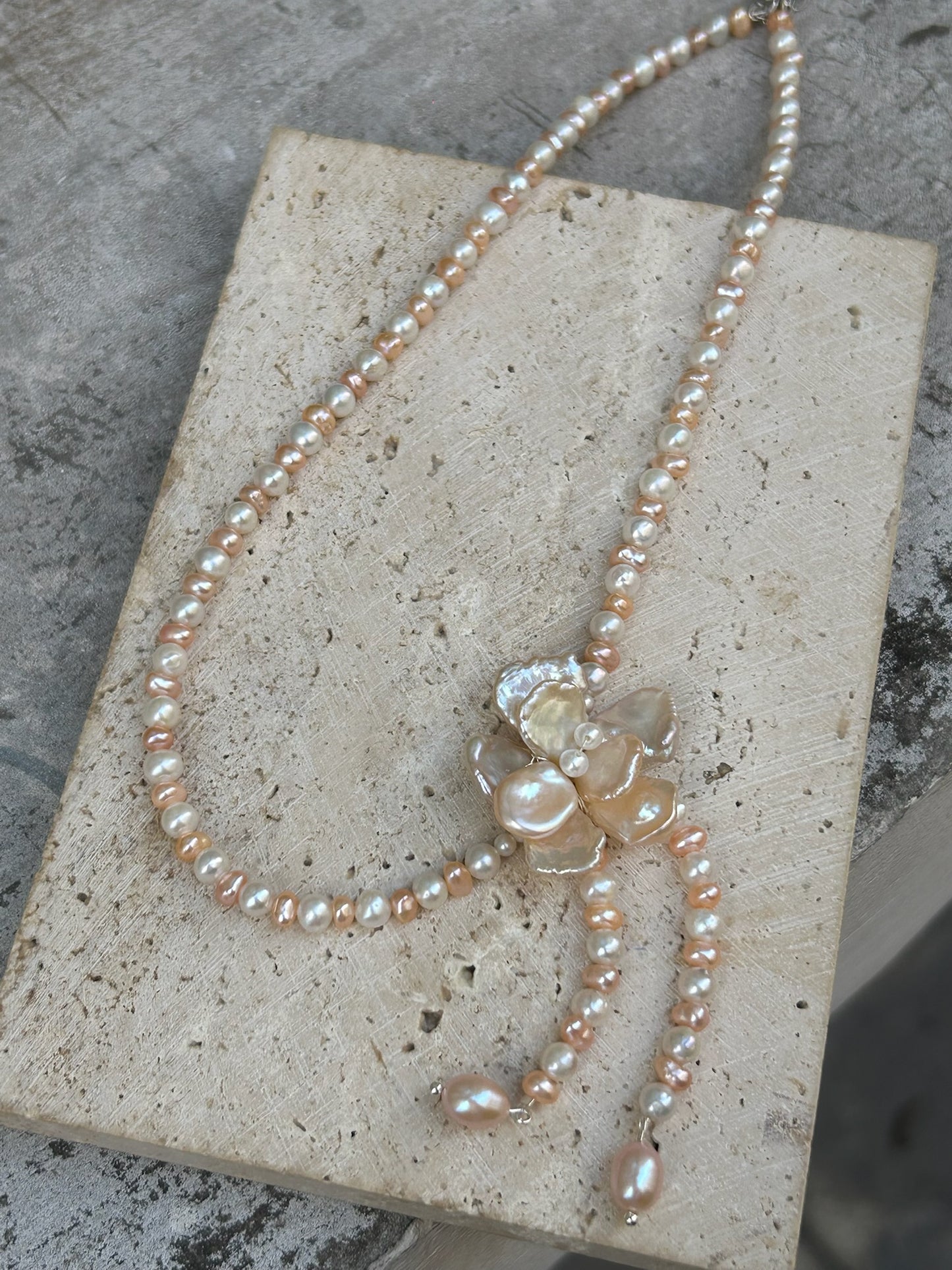 Lustre Fleur Necklace