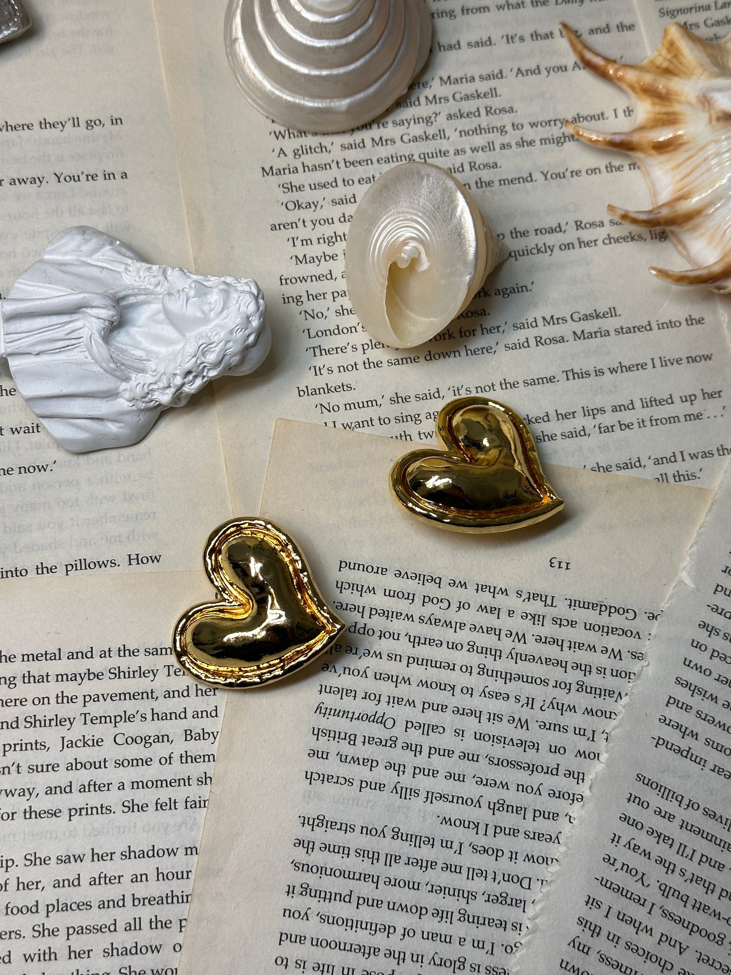 Opulent Heart-Shaped Retro Ear Clips