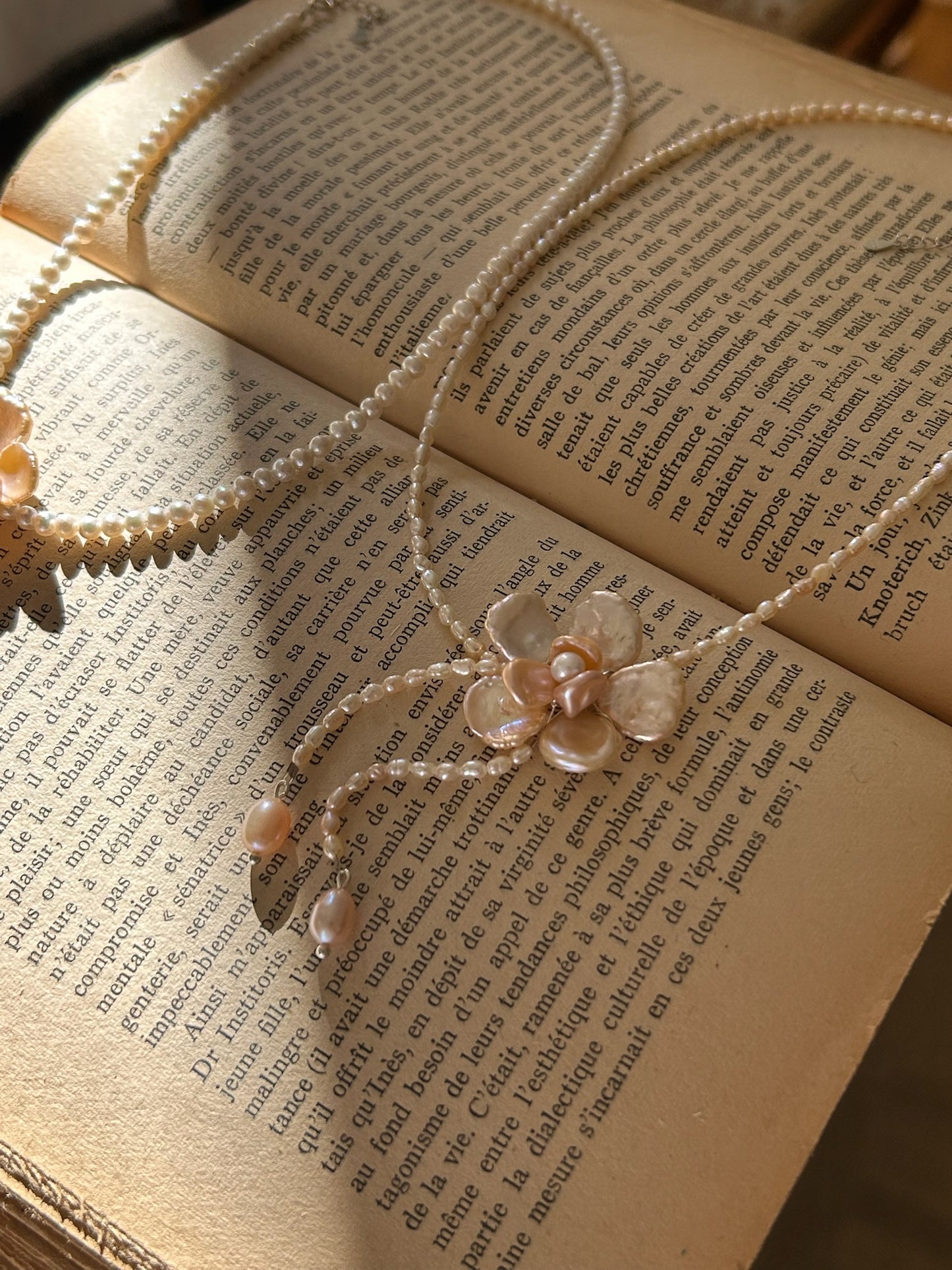 Lustre Fleur Necklace