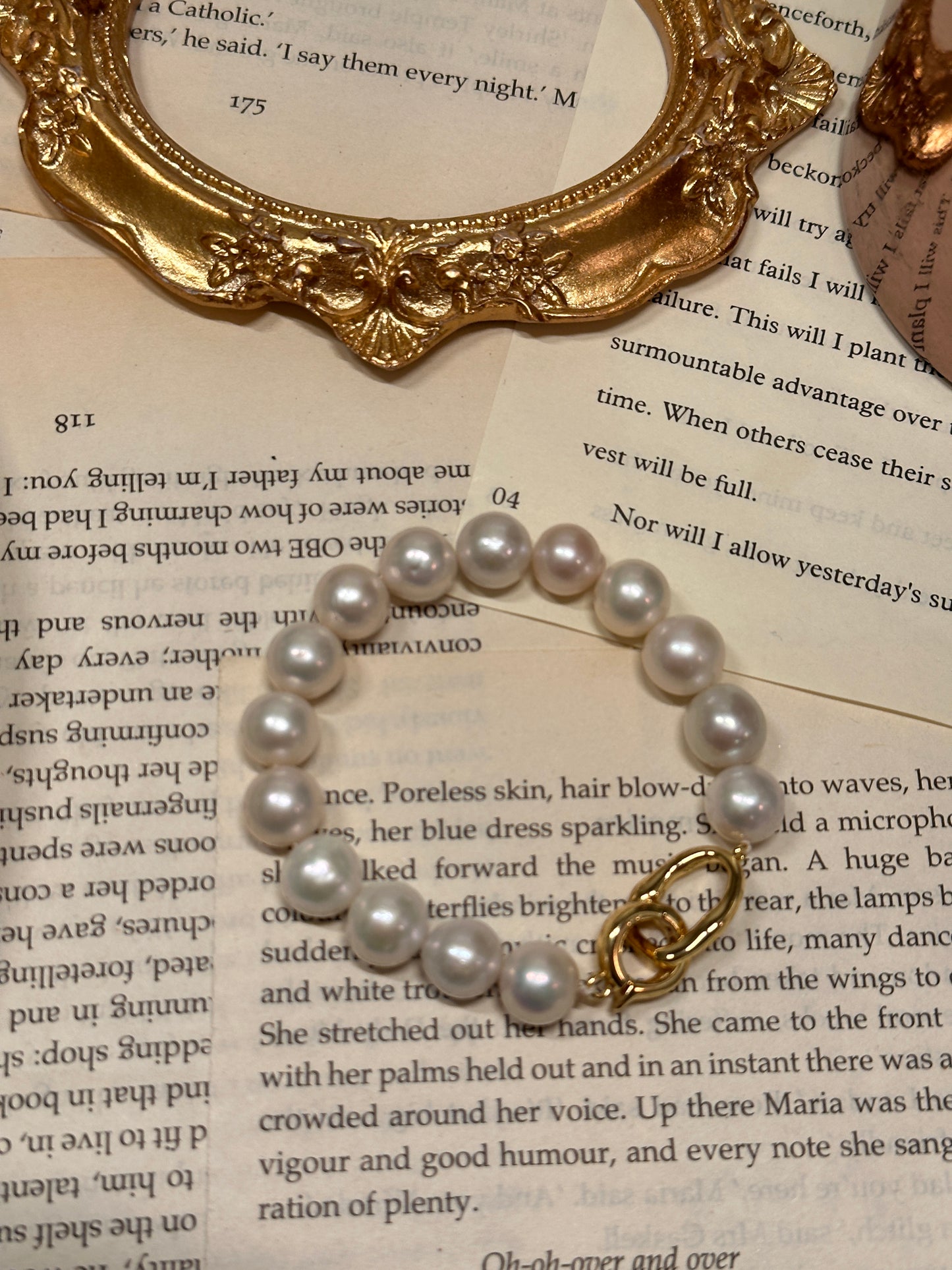 Satin Glow Baroque Pearl Bracelet (9-10mm)
