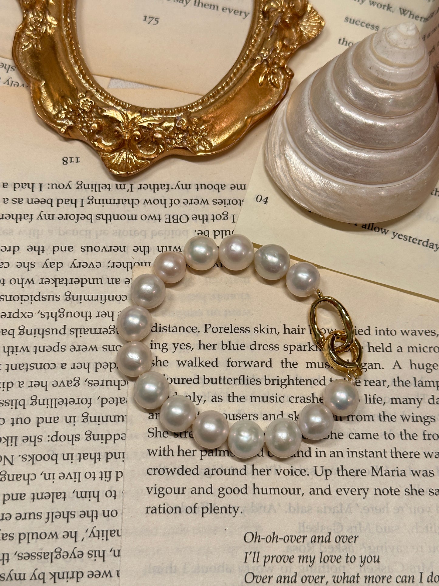Satin Glow Baroque Pearl Bracelet (9-10mm)