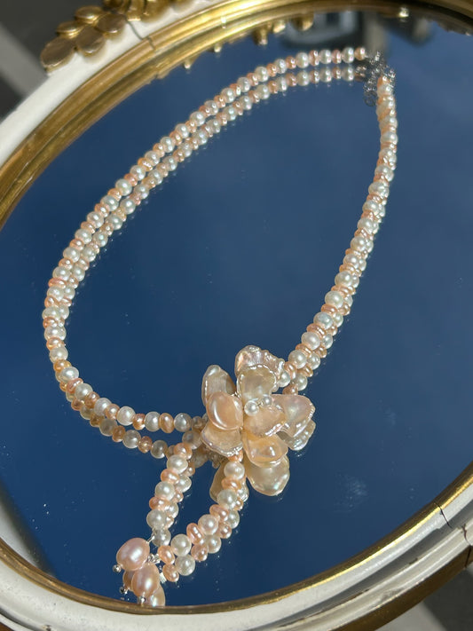Lustre Fleur Necklace