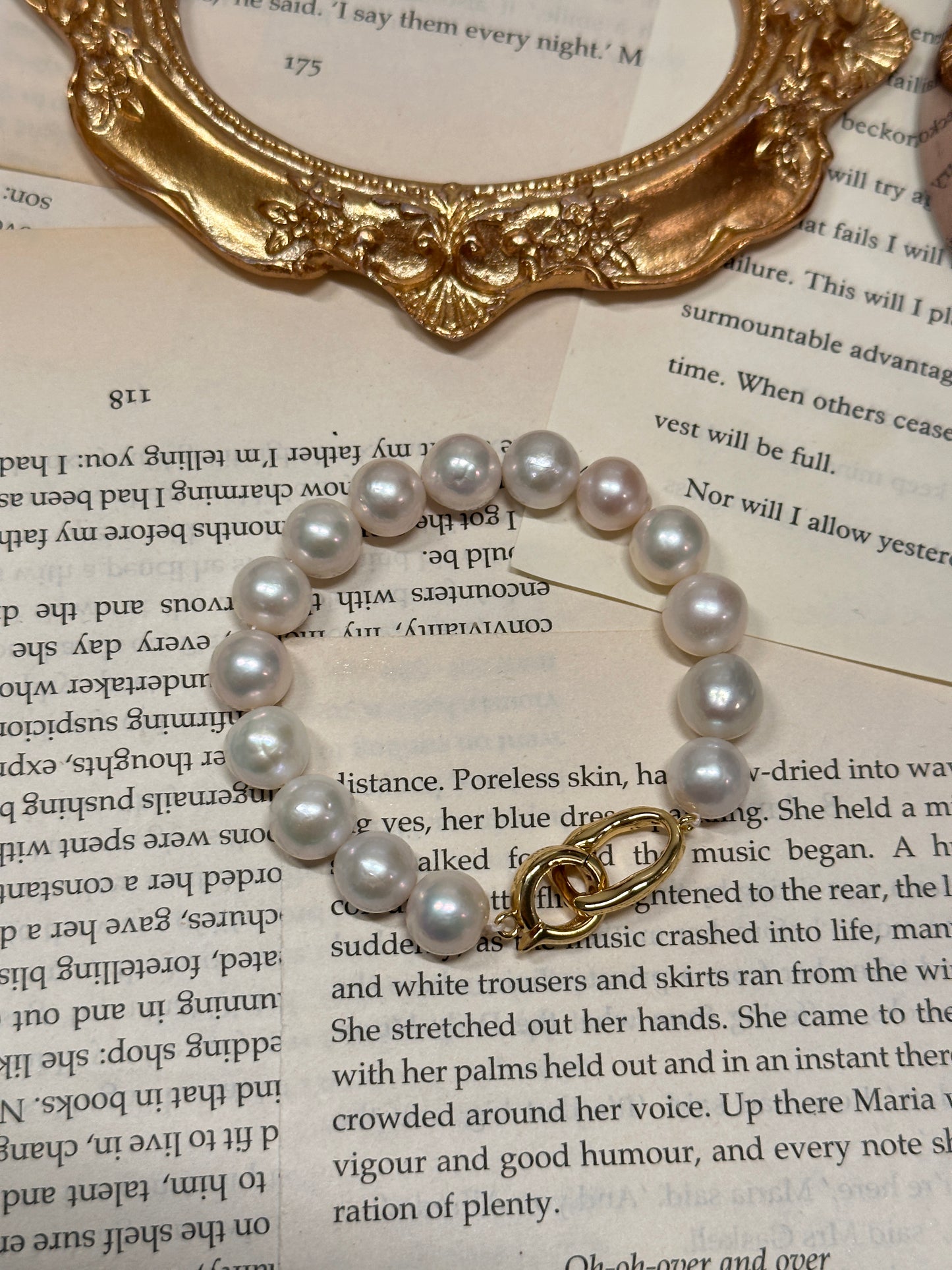 Satin Glow Baroque Pearl Bracelet （9-10mm）