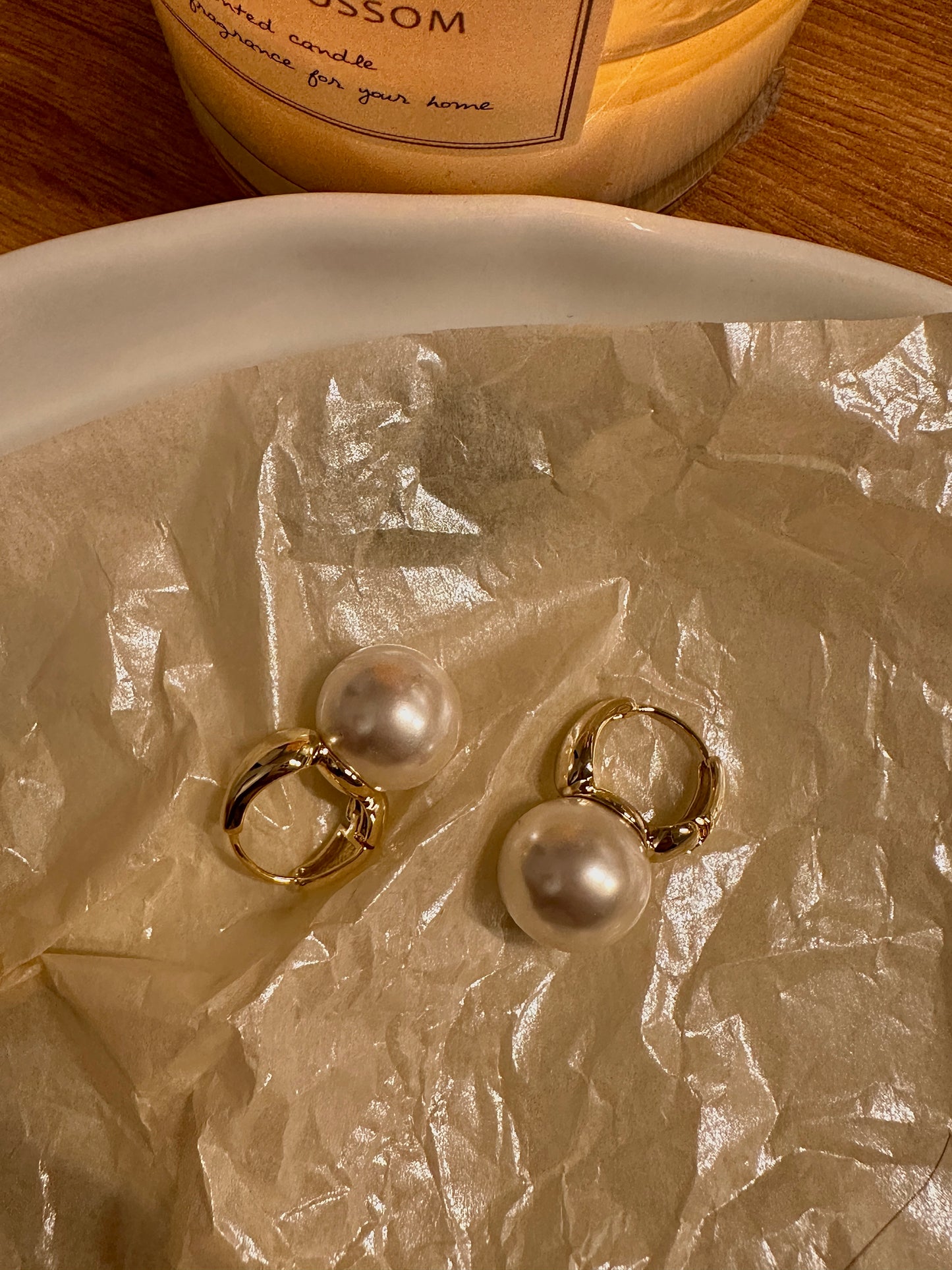 Oval Shell Pearl Earrings