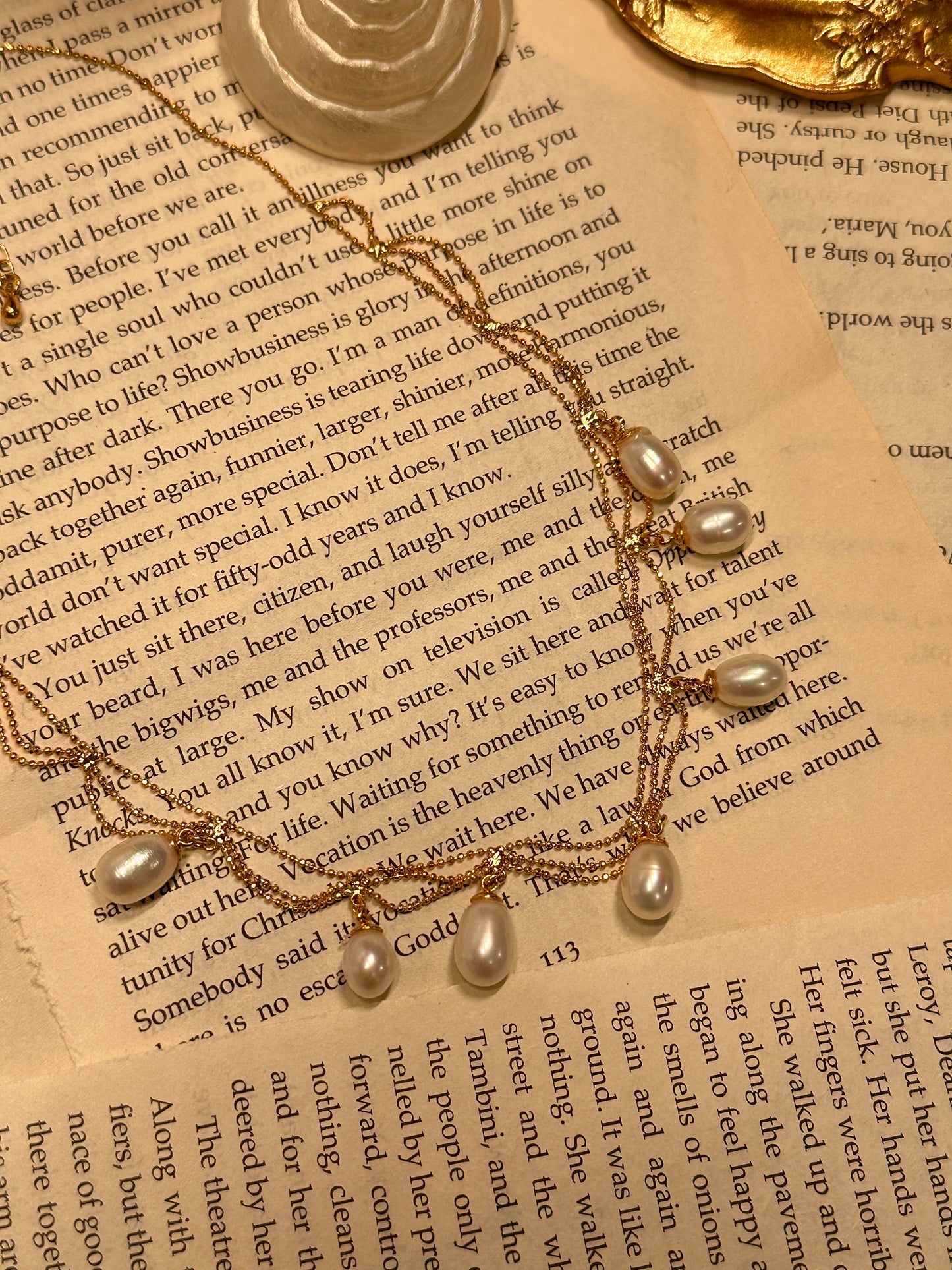 Collier de perles baroques en dentelle d'eau douce